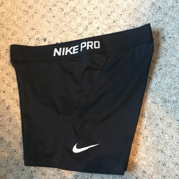 Nike Pro shorts - Picture 3 of 3